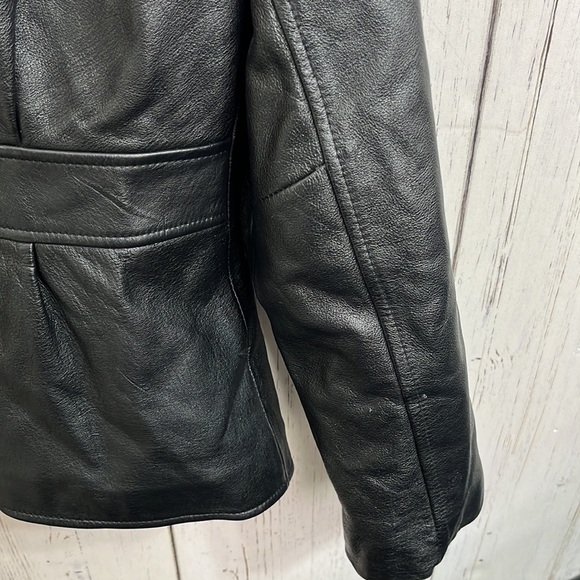 Wilsons Leather Fitted Tapered Black Leather Jacket Size Medium - Picture 9 of 14
